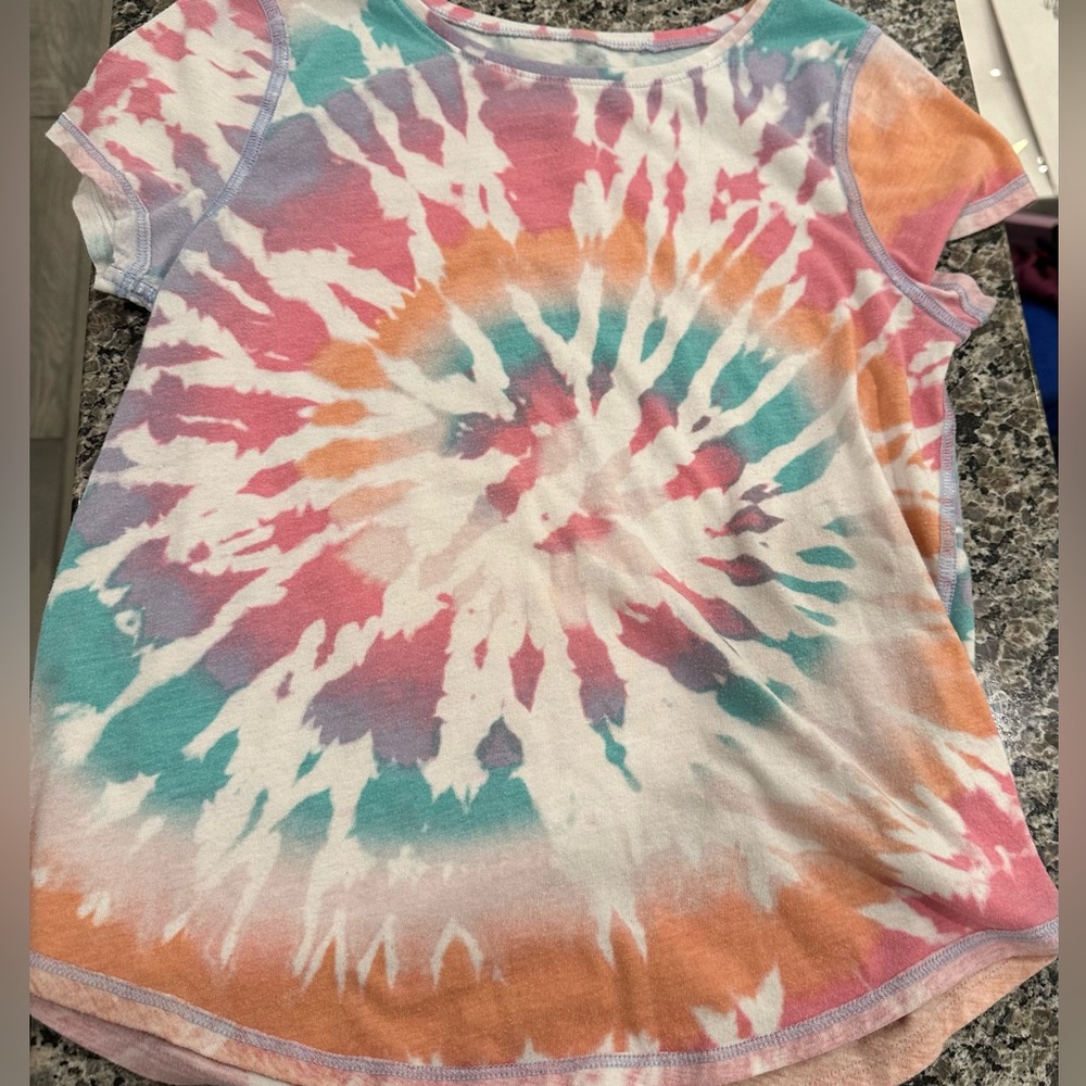 ☃️ 💚 Tie-Dye adaptive tee 5 for $15